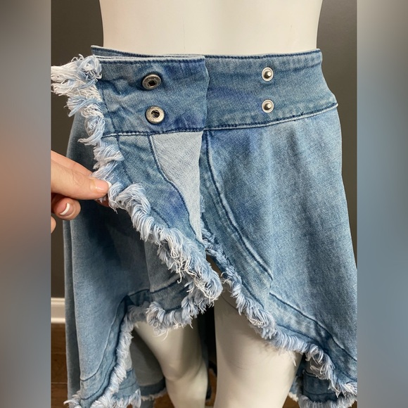 AKIRA Kelsey Overlay Wrap Denim Skirt Belt Size Small - Picture 7 of 13